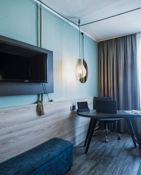 elaya-hotel-frankfurt-oberursel-superior-doppelzimmer elaya hotel frankfurt oberursel: Fernseher im Superior Doppelzimmer