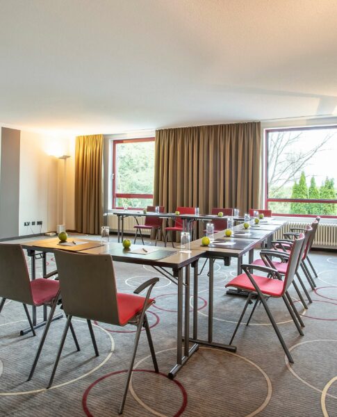 elaya hotel frankfurt oberursel: Kleiner Tagungsraum in U-Form bestuhlt