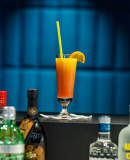 elaya-hotel-goeppingen-bar-cocktail Auf dich! Leckere Drinks an der Bar im elaya hotel goeppingen