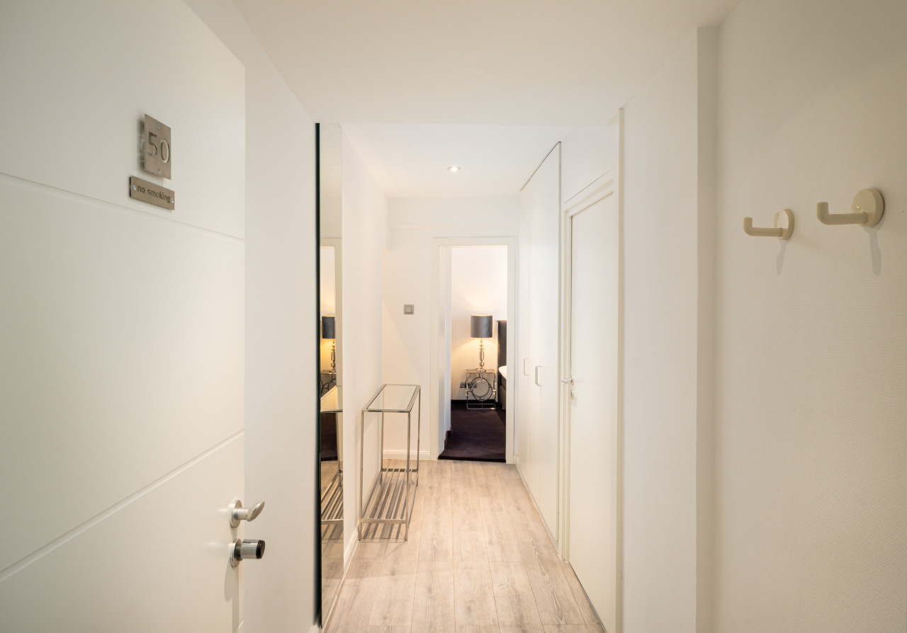 elaya-hotel-hannover-city-junior-suite-eingang Eingang zur Junior Suite im elaya hotel hannover city
