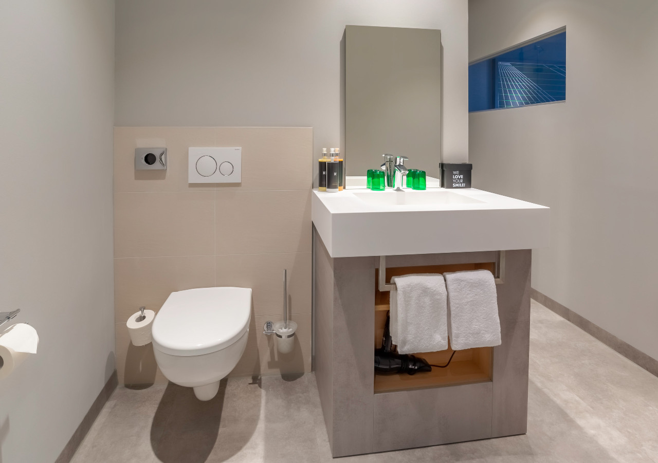 elaya-hotel-kevelaer-superior-doppelzimmer-bad Das Badezimmer im elaya hotel kevelaer