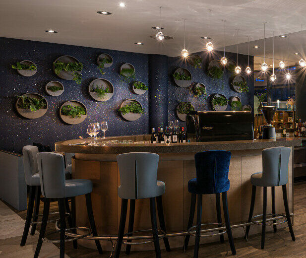 Die moderne Bar im elaya hotel kleve