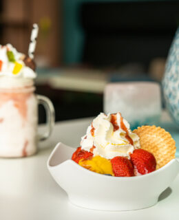 elaya-hotel-kleve-lieblingsplatz-eisbecher Eisbecher genießen im elaya hotel kleve