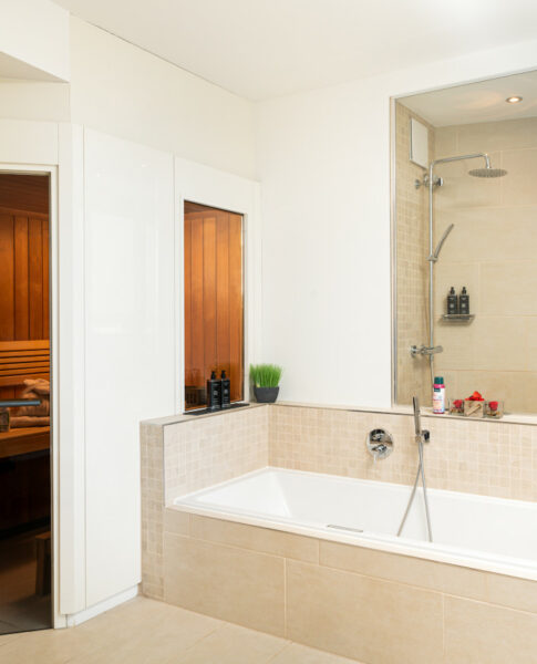 elaya-hotel-kleve-suite-sauna Luxus in einer Suite im elaya hotel kleve erleben
