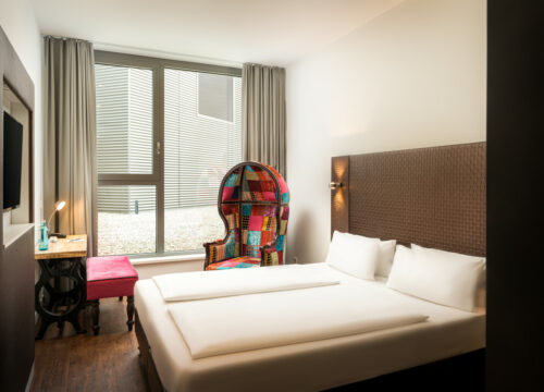 elaya-hotel-leipzig-city-center-standard-doppelzimmer-interior Gemütliches Ambiente im elaya hotel leipzig city center