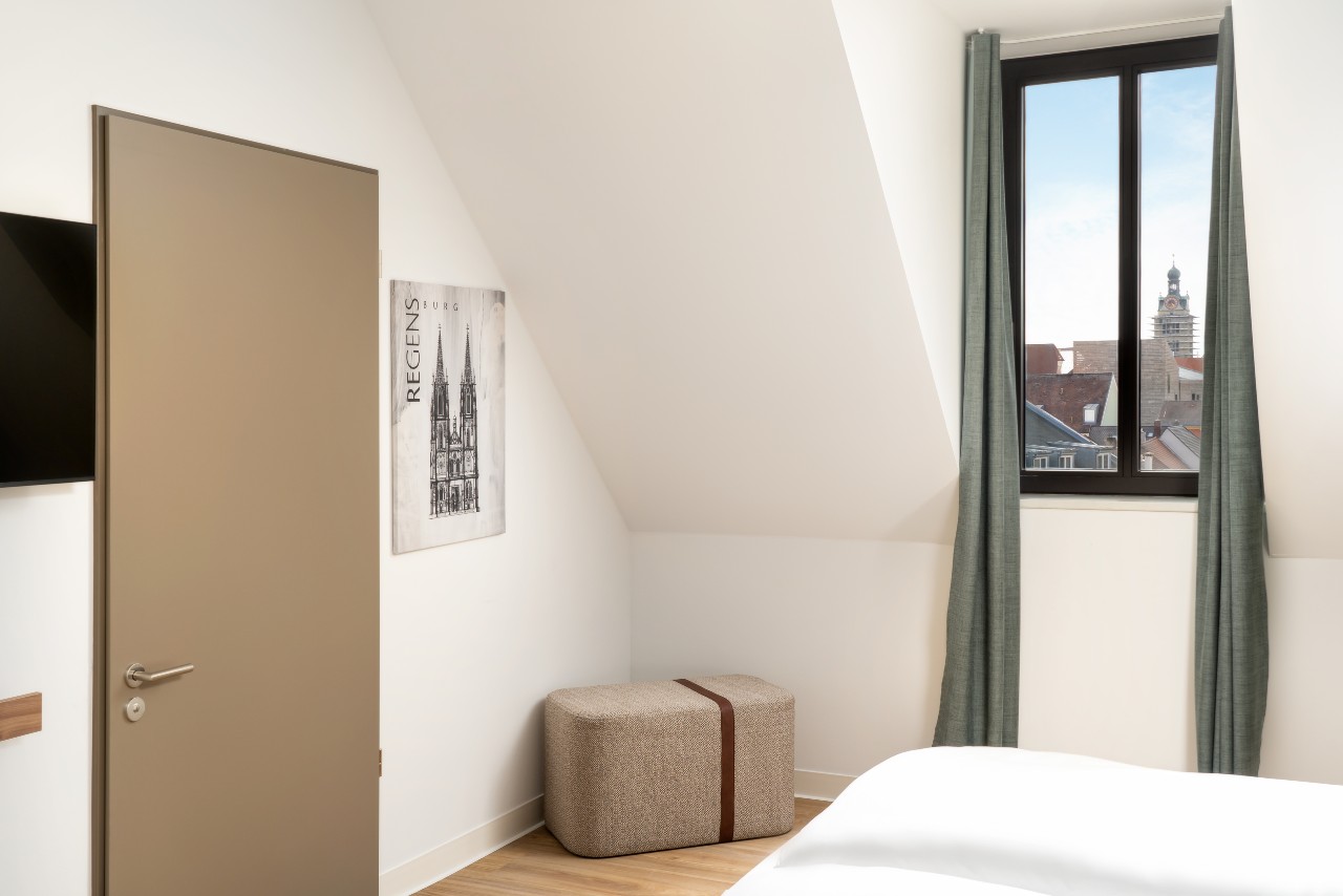 elaya-hotel-regensburg-city-center-behindertengerechtes-doppelzimmer-einrichtung Gute Aussicht aus dem elaya hotel regensburg city center