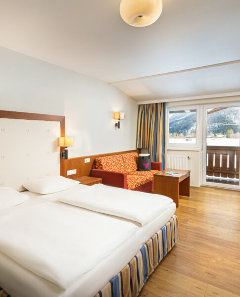 Schlafen mit Alpenblick: Die Superior Doppelzimmer im elaya hotel steinplatte