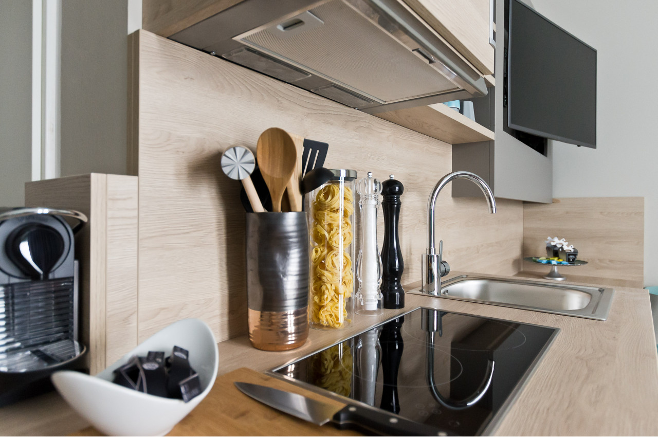 elaya-hotel-stuttgart-boeblingen-apartment-kitchenett-zubehoer Küchenausstattung vorhanden: Die Apartments im elaya hotel stuttgart boeblingen