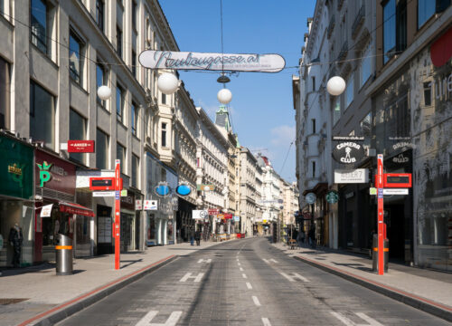 Durch die Neubaugasse Wien schlendern und im elaya hotel vienna city west übernachten