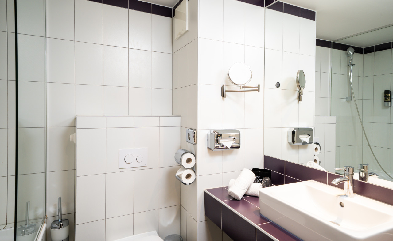 elaya-hotel-vienna-city-west-standard-doppelzimmer-badezimmer Bedezimmer eines Standard Doppelzimmers im elaya hotel vienna city west