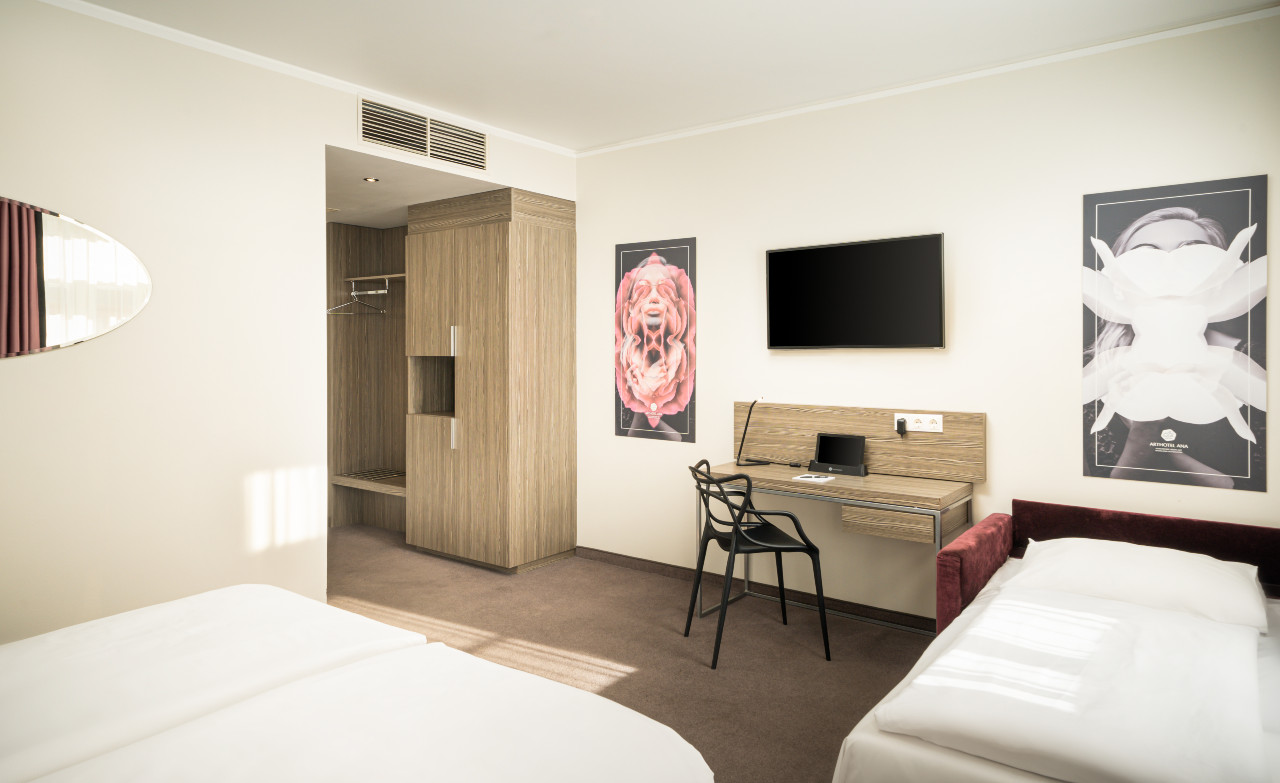 elaya-hotel-vienna-city-west-standard-dreibettzimmer-bett Platz für drei in den Dreibettzimmern im elaya hotel vienna city west