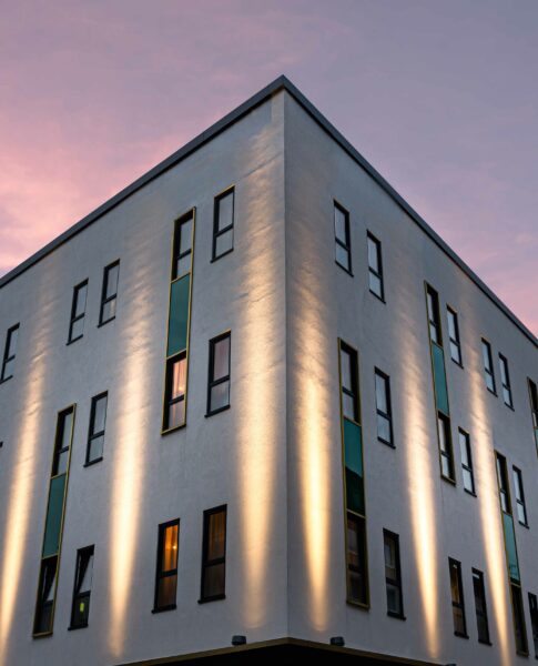 elaya-hotel-oberhausen-außenansicht-daemerung Die Fassade vom elaya hotel oberhausen.