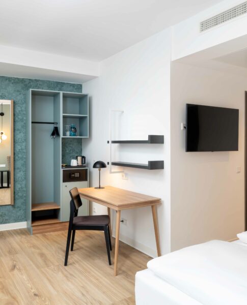 Ein Doppelzimmer der Kategorie Superior im elaya hotel regensburg city center