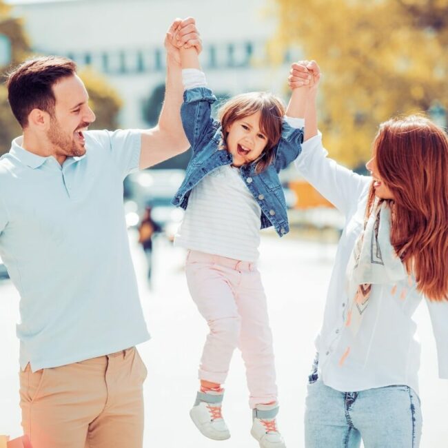 Glückliche Familie im Legoland in Oberhausen