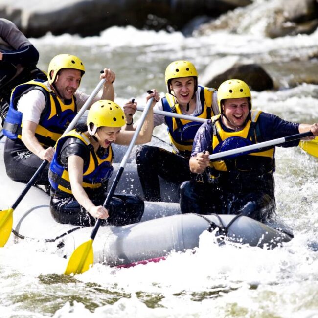 Wildwasserrafting in Tirol. Jetzt anfragen