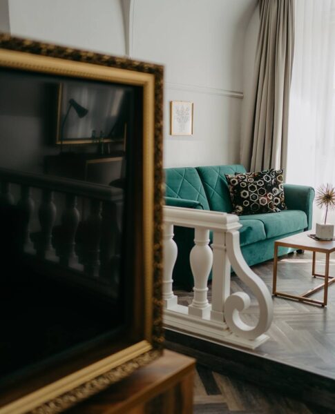 palais-junior-suite-fernsehr-mit-wohnbereich-elaya-hotel-villach Die Junior Suiten im elaya hotel villach