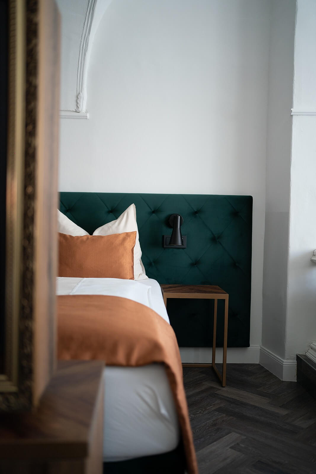palais-junior-suite-gruen-doppelbett-elaya-hotel-villach Doppelbett im elaya hotel villach