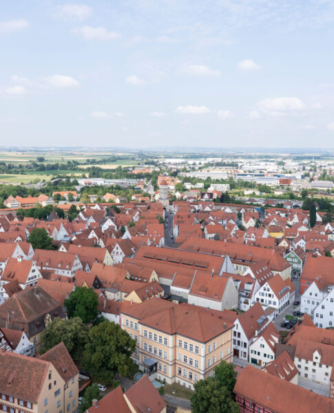 elaya-hotel-noerdlingen-ausblick-auf-nördlingen Die Stadt Nördlingen von oben