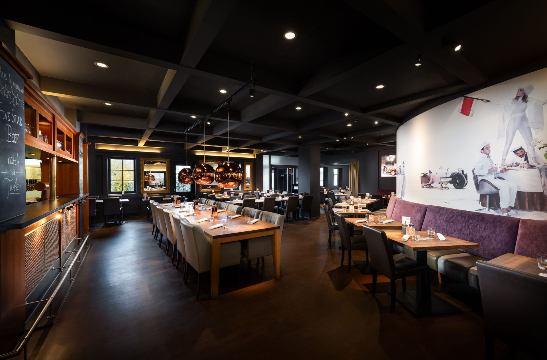Das eingedeckte Frühstücksrestaurant im elaya hotel stuttgart ludwigsburg