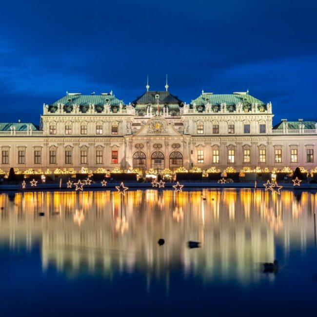 Das Weihnachtsdorf auf Schloss Belvedere in Wien